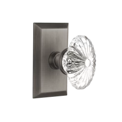 Studio Short Plate With Oval Fluted Crystal Knob In Antique Pewter